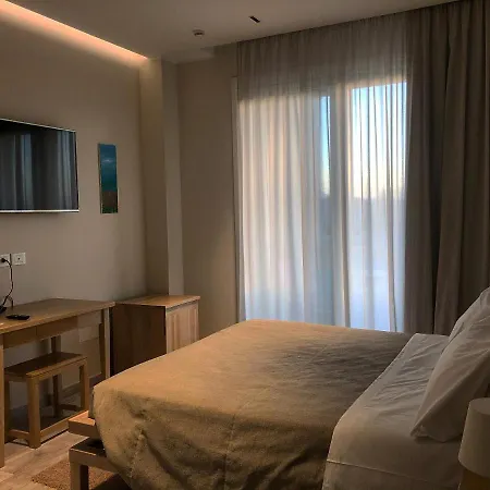 לינה וארוחת בוקר Pirignano 3*