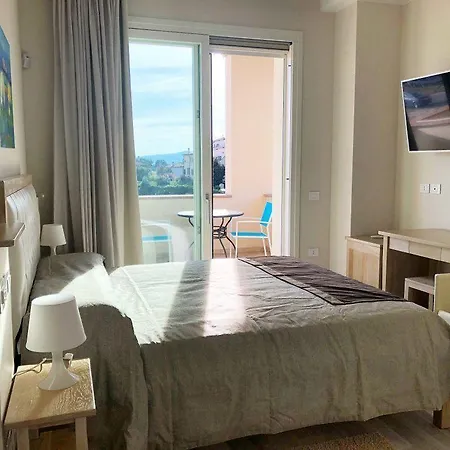 לינה וארוחת בוקר Pirignano 3*