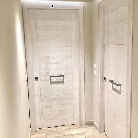 לינה וארוחת בוקר Pirignano 3*