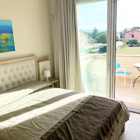 לינה וארוחת בוקר Pirignano 3*